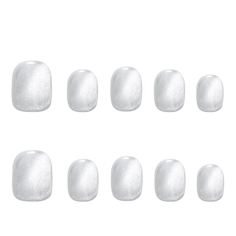 Silver watery cat eye press-on nails with a shimmering effect.