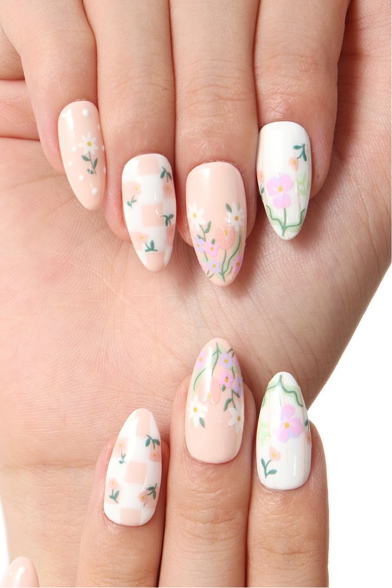 Wildflower Picnic by Elaine Lee - Press-on Nails – NEVER HAVE I EVER