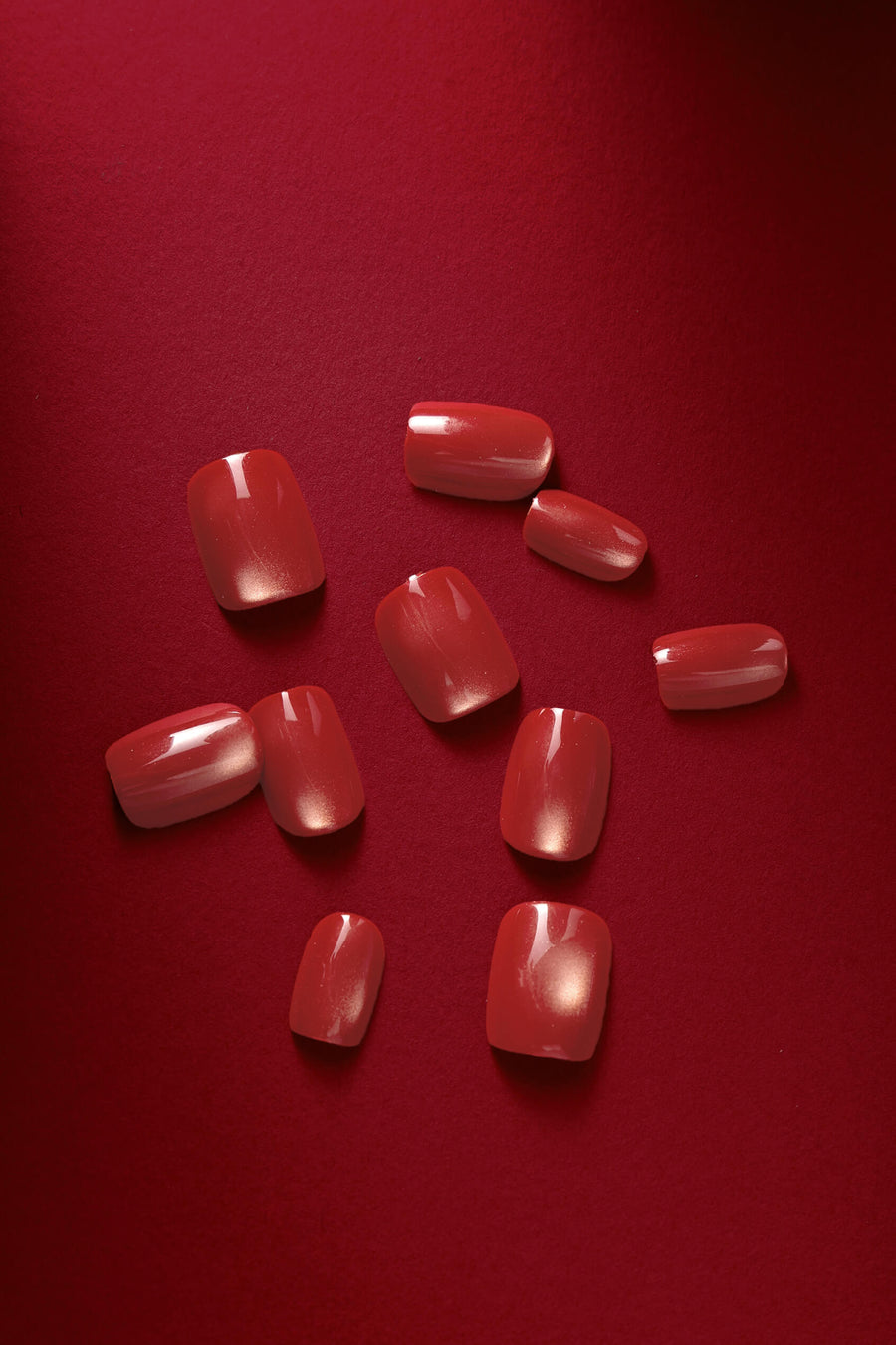 BASIC BUT MAKE IT BOSS - SQUARE PRESS-ON NAILS 