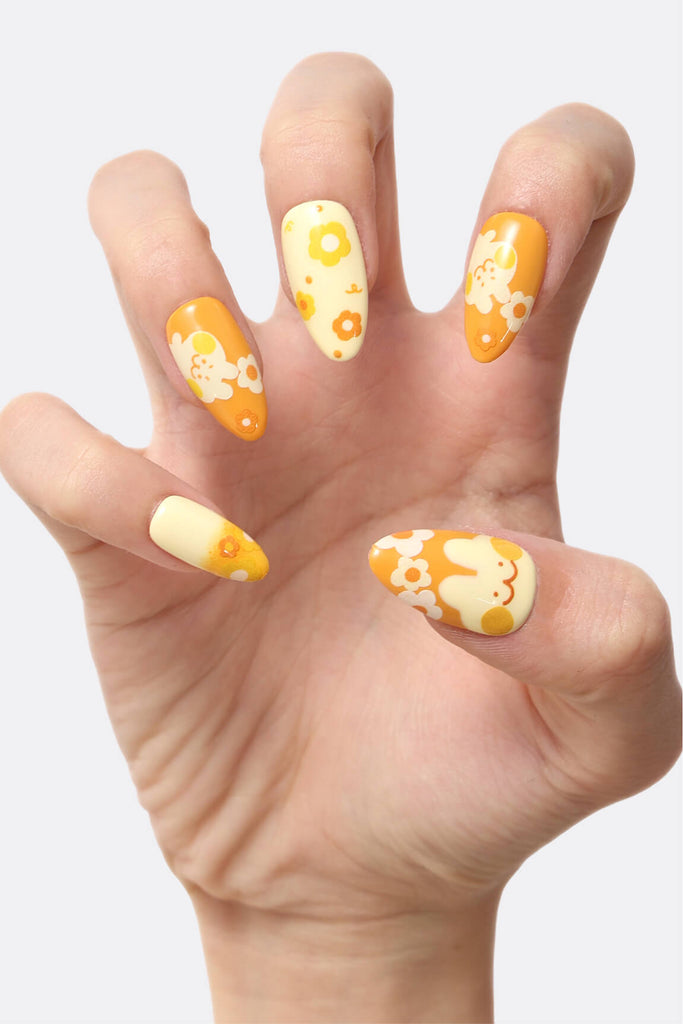 Ochre Bunshine by Lily Hoang-Zhu - Press-on Nails 