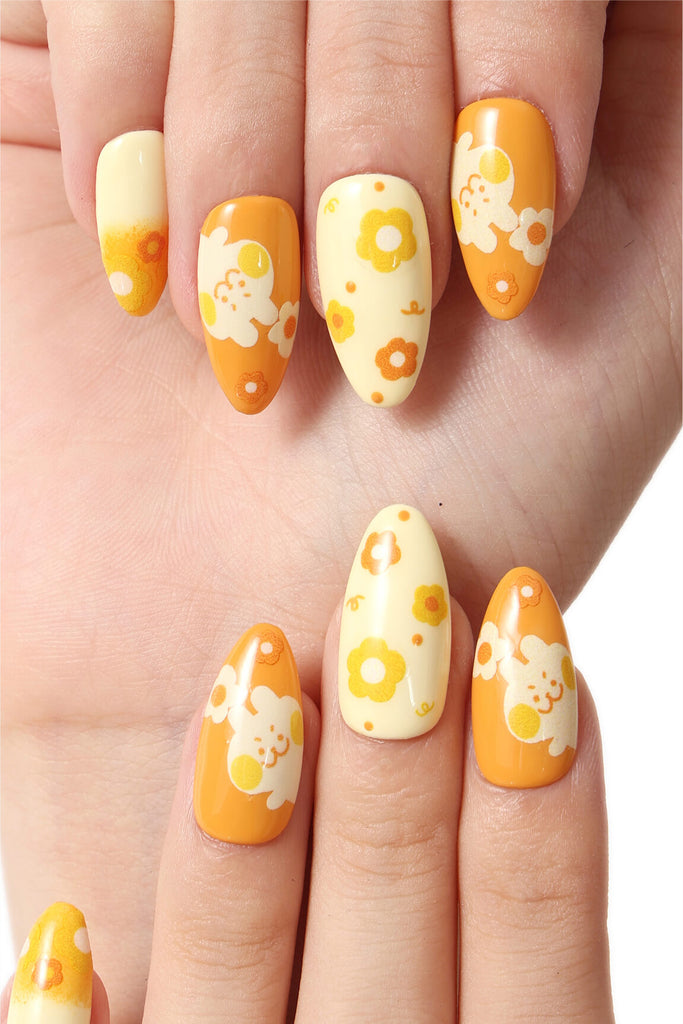 Ochre Bunshine by Lily Hoang-Zhu - Press-on Nails 