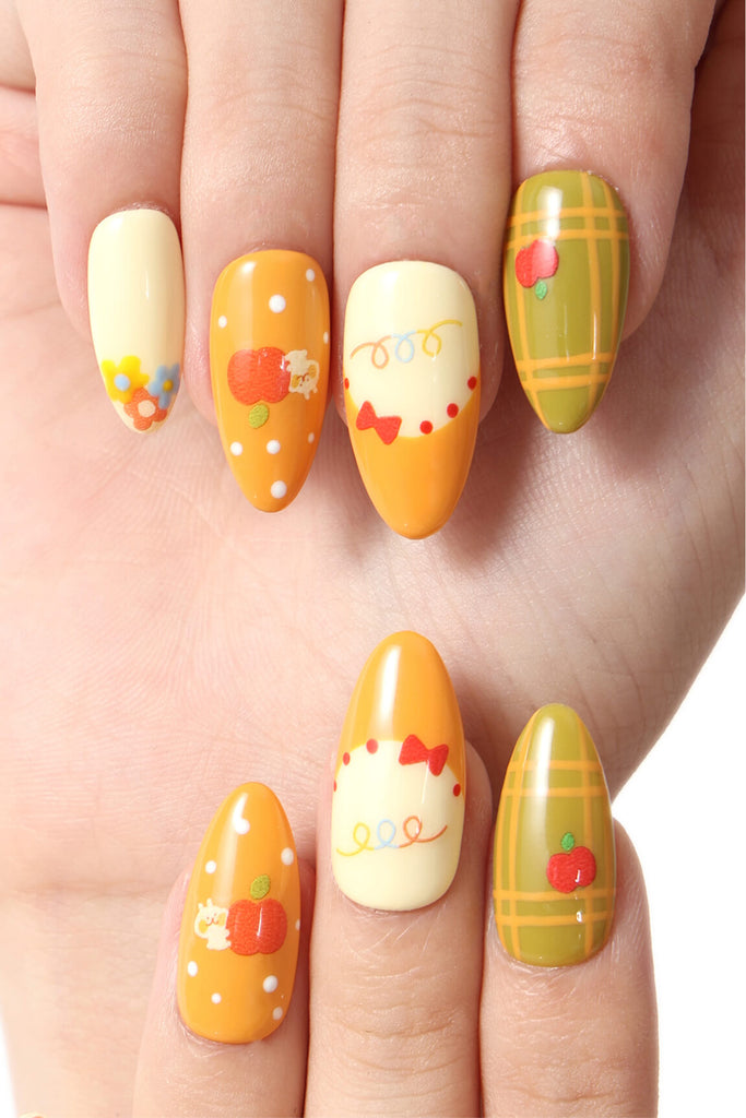Bun's Kitschy Corner by Lily Hoang-Zhu - Press-on Nails 