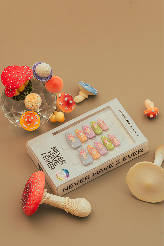Sakura Picnic by Veronica Chen - Press-on Nails 