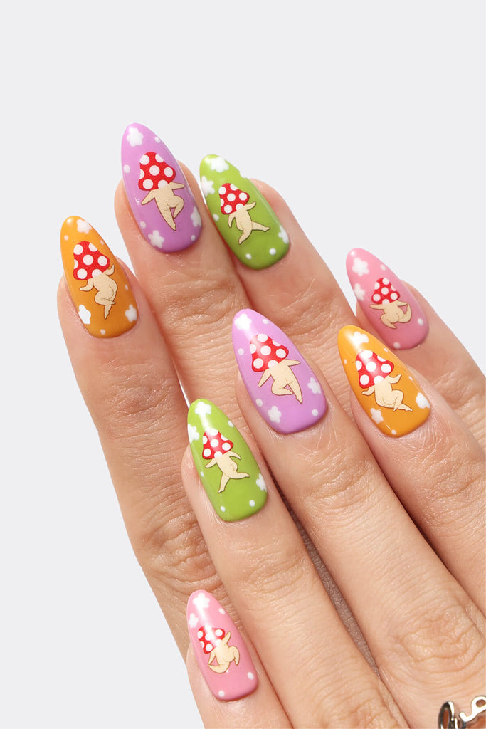 Sakura Picnic by Veronica Chen - Press-on Nails 